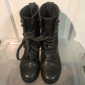 Charles Albert size 8/9 BNWOT!!!